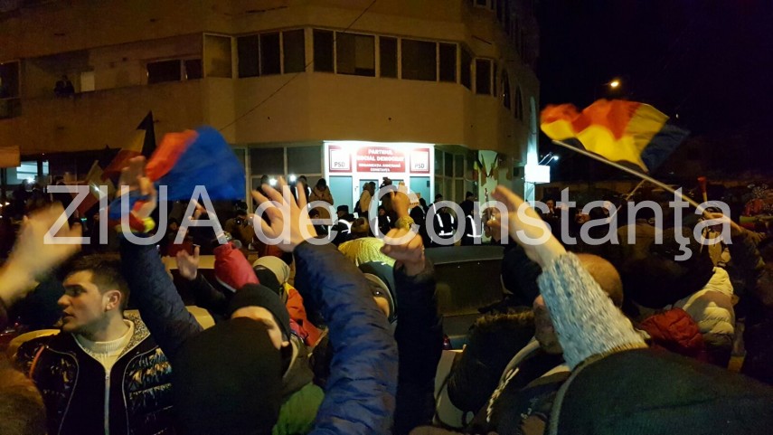 constantenii se strang din nou la prefectura 622455