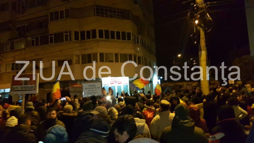 constantenii se strang din nou la prefectura 622455