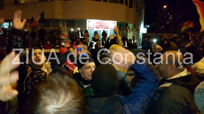 constantenii se strang din nou la prefectura 622455