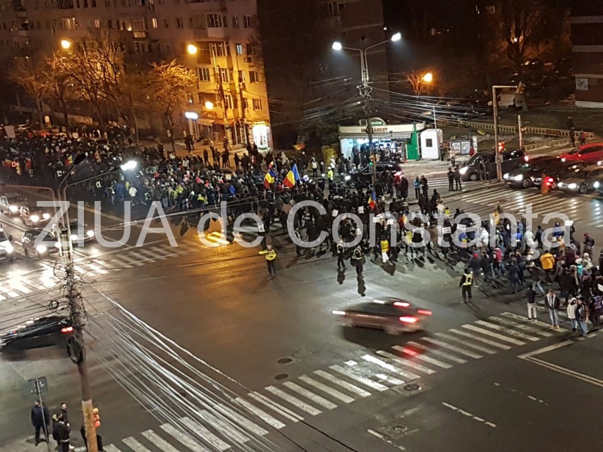 constantenii se strang din nou la prefectura 622455
