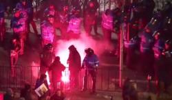 Opt persoane au fost inculpate, dintre care șapte sunt reținute, după violențele de la protest