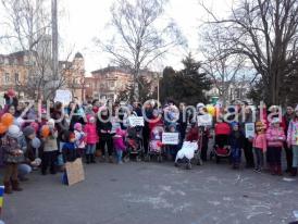 LIVE TEXT. „Cred că un altfel de protest poate trimite un mesaj suplimentar guvernanților” Protestul Mămicilor, organizat la Constanța⁠ (galerie foto + video)           