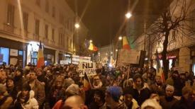 Protest Sibiu Aproape 200 de oameni s-au strâns la protest în Piața Mare