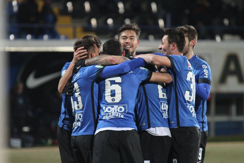 daca nici acum nu vin atunci cand hagi dezamagit de numarul mic de spectatori de la ovidiu desi fc viitorul