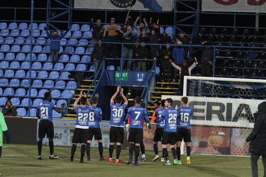 daca nici acum nu vin atunci cand hagi dezamagit de numarul mic de spectatori de la ovidiu desi fc viitorul