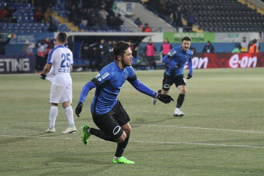 daca nici acum nu vin atunci cand hagi dezamagit de numarul mic de spectatori de la ovidiu desi fc viitorul