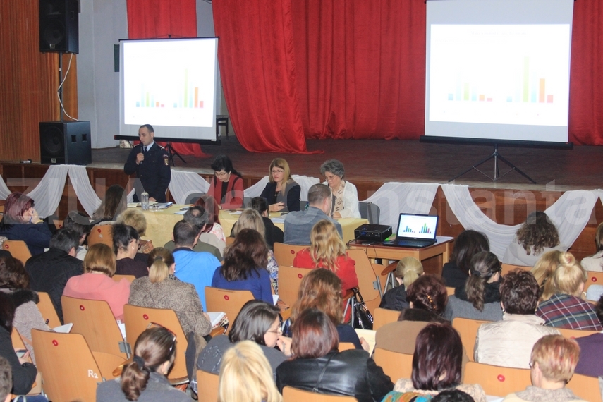 ce s a discutat la sedinta isj constanta cu directorii unitatilor de invatamant 625987