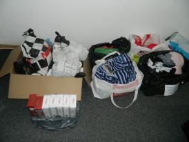 Depistați când vindeau ilegal țigări și haine trecătorilor