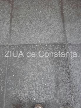 A plouat cu gheață la Constanța