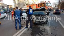 Accident rutier lângă Universitatea „Andrei Șaguna”. Două mașini implicate. O persoană a fost rănită (galerie foto+video)      
