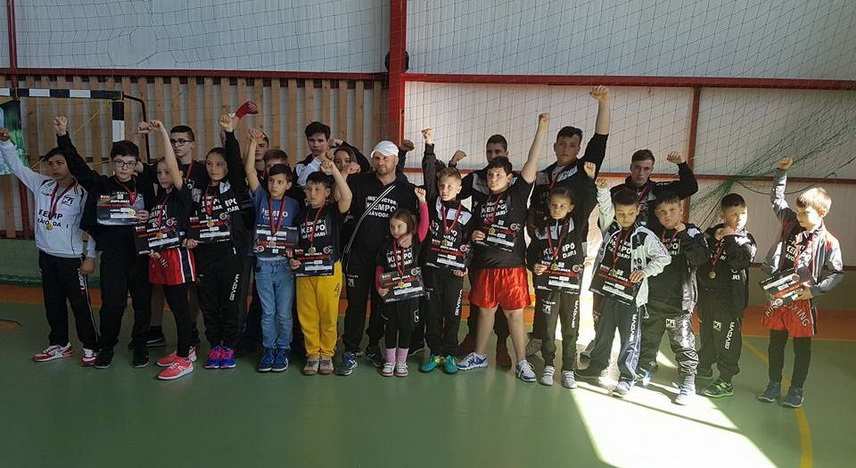 luptator la cs navodari kempo k 1 petrica purcaru invingator in gala fight 4 respect de la craiova galerie