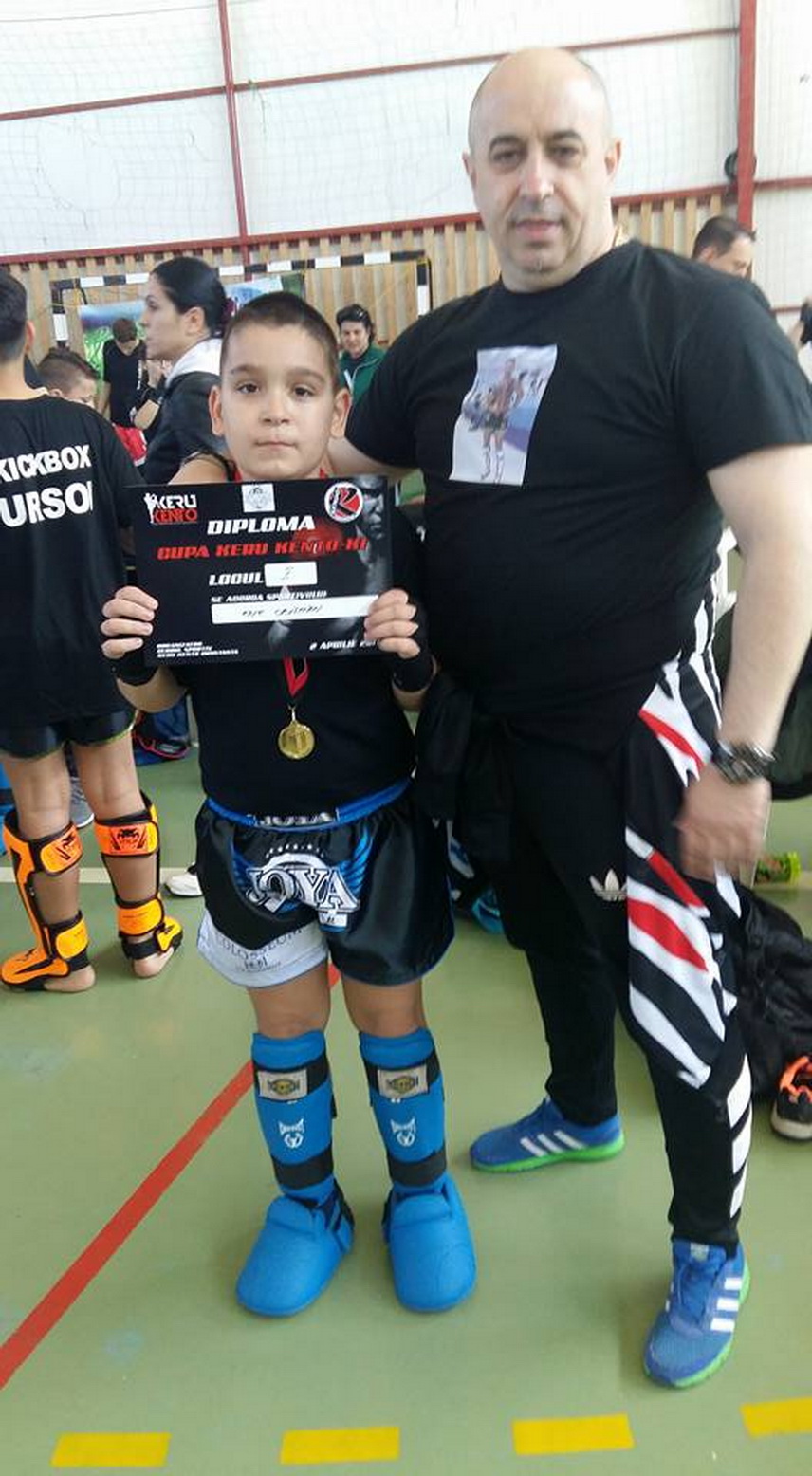 succesele luptatorilor kickbox ursoi de la cupa keru kento k 1 dedicate memoriei lui marius iulian ursoi