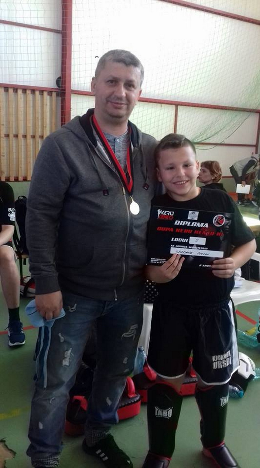 succesele luptatorilor kickbox ursoi de la cupa keru kento k 1 dedicate memoriei lui marius iulian ursoi