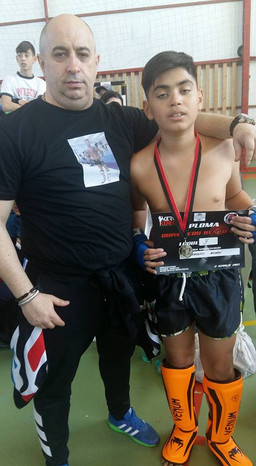 succesele luptatorilor kickbox ursoi de la cupa keru kento k 1 dedicate memoriei lui marius iulian ursoi