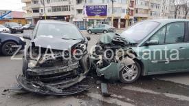 Accident pe bulevardul Tomis, din Constanța. Două mașini au fost serios avariate (galerie foto+video)  