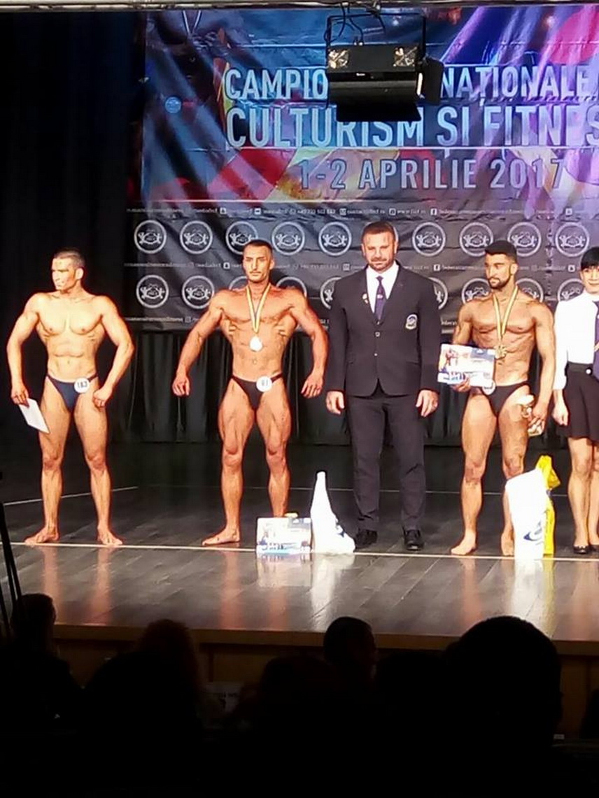 roxana stan pe podium la fitness si a dat jos ghipsul de la picior a concurat si a iesit vicecampioana