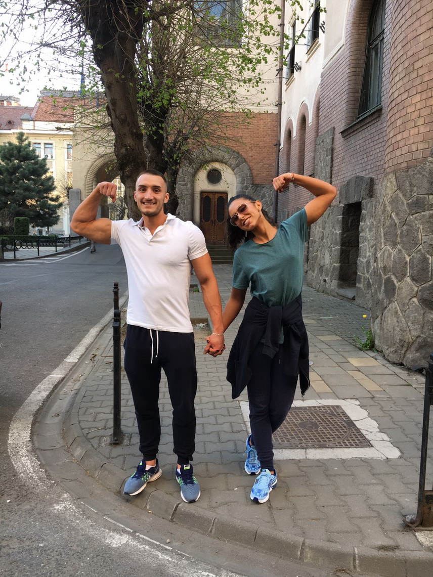 roxana stan pe podium la fitness si a dat jos ghipsul de la picior a concurat si a iesit vicecampioana