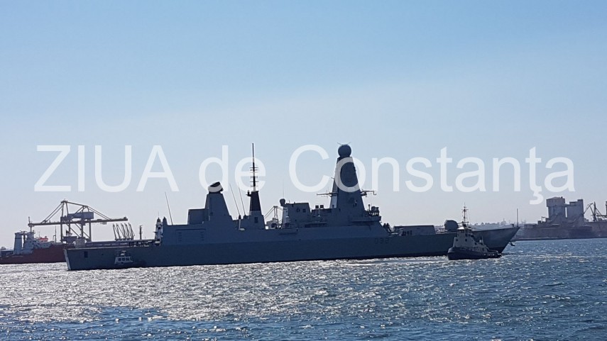 escala in portul constanta in premiera ofiteri ai fortelor navale romane la bordul distrugatorului britanic