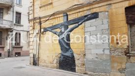 Graffiti în 3D, la Constanţa. Scene biblice surprinse în apropierea Bisericii Catolice Sfântul Anton de Padova (fotoreportaj) 