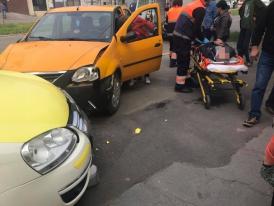 Accident pe bulevardul Mamaia din Constanța. Şofer rănit (galerie foto)