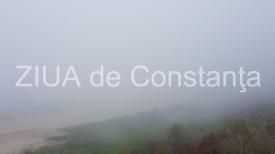 Un nor gros de ceaţă pune stăpânire pe plajele din Constanţa (galerie foto)
