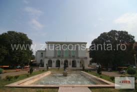 Luna florilor, la Teatrul „Oleg Danovski“. O evocare... centenară, o aniversare şi abonamente la preţuri promoţionale (document) 