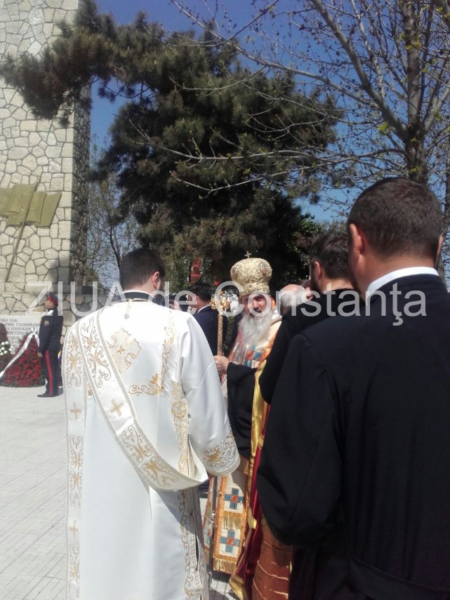 depunere de coroane de flori mormantul ostasului sovietic din constanta galerie foto 630123