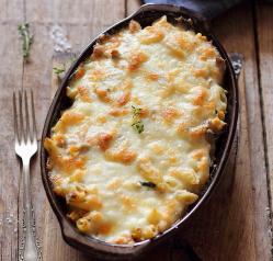 Paste gratinate cu ton și mozzarella
