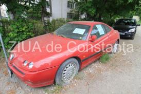 Constănţenii scriitori pe maşini. Mesaje scrijelite în tablă (galerie foto)