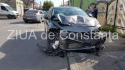 UPDATE Accident cu trei maşini, în Constanţa! Bărbat şi femeie, răniţi (galerie foto + video)       