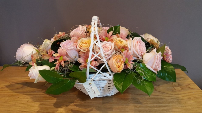 florile sunt sufletul unei persoane dina mariage o florarie cocheta care ne ajuta sa ne organizam nunta