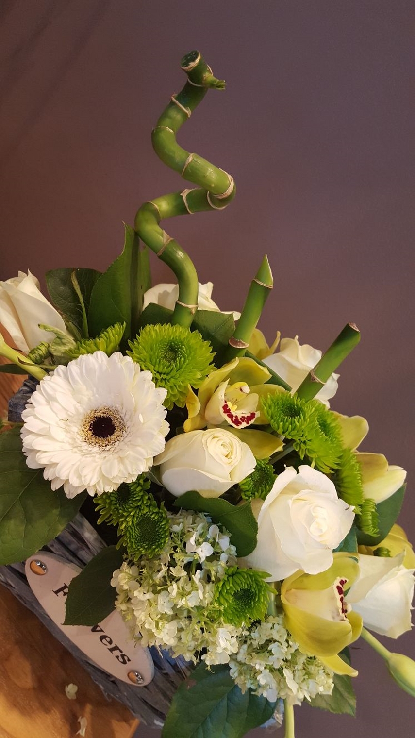 florile sunt sufletul unei persoane dina mariage o florarie cocheta care ne ajuta sa ne organizam nunta