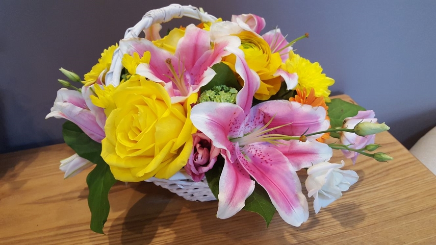 florile sunt sufletul unei persoane dina mariage o florarie cocheta care ne ajuta sa ne organizam nunta