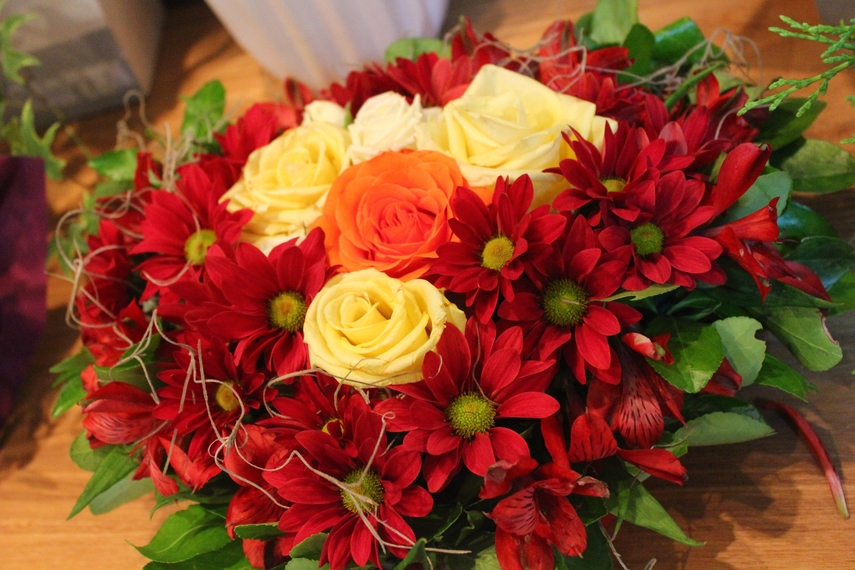 florile sunt sufletul unei persoane dina mariage o florarie cocheta care ne ajuta sa ne organizam nunta