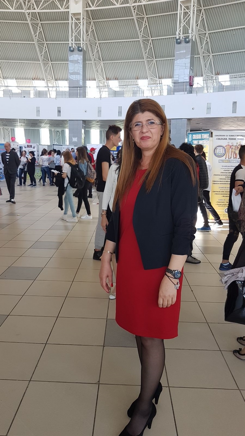 targul ofertelor educationale si a deschis portile gabriela bucovala sefa isj ne propunem consilierea