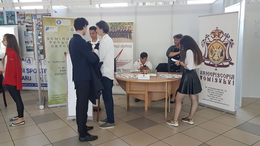 targul ofertelor educationale si a deschis portile gabriela bucovala sefa isj ne propunem consilierea