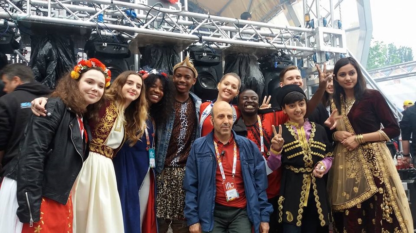 claudia dumitru de la liceul ovidus pe scena festivalului international de limba si cultura de la chisinau
