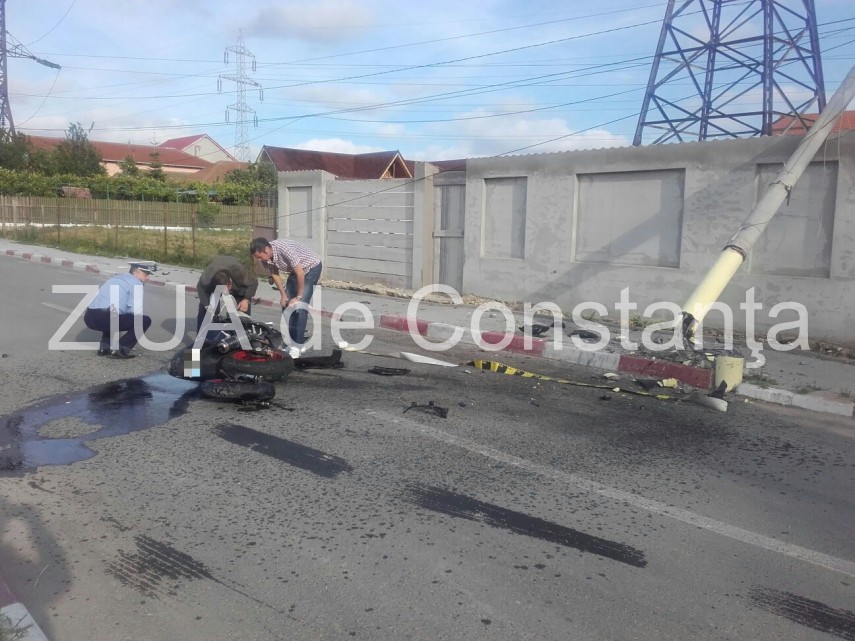 accident rutier la navodari un motociclist a daramat un stalp 631701