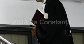 Constanţa. Condamnare cu suspendare pentru un suspect de dare de mită. Trebuie să muncească două luni în folosul comunităţii