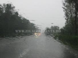 Zone din județul Constanța Cod galben pentru descărcări electrice, averse, grindină și vânt!