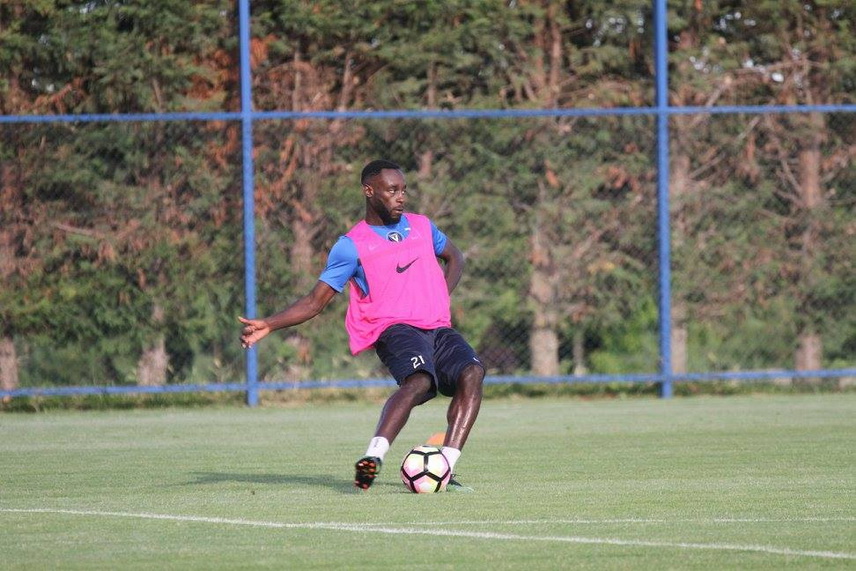 gica hagi vrem sa castigam tot aceasta e mentalitatea noastra fc viitorul pleaca in stagiul de pregatire