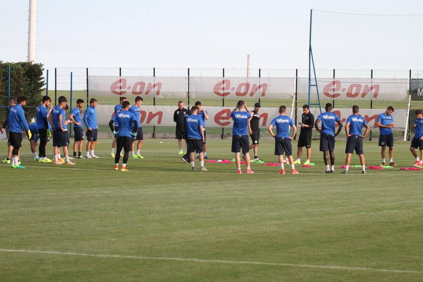 gica hagi vrem sa castigam tot aceasta e mentalitatea noastra fc viitorul pleaca in stagiul de pregatire