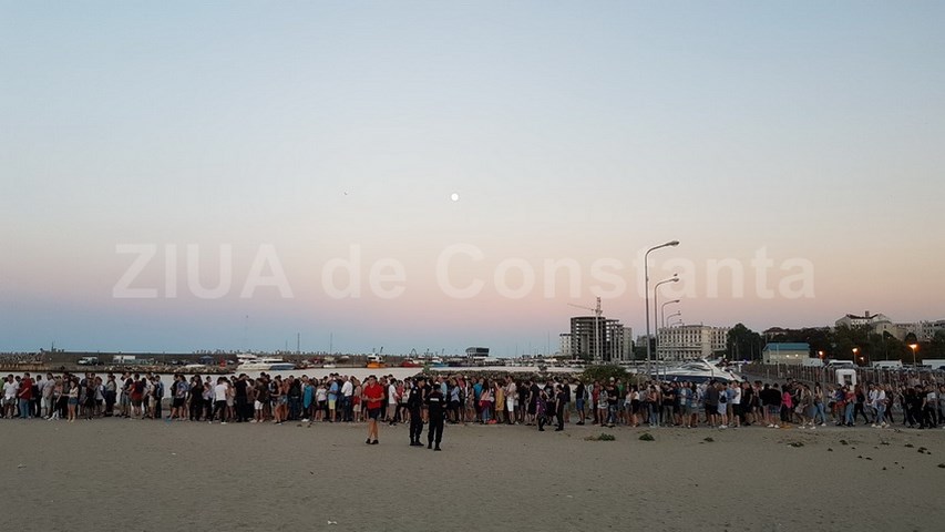 live video festivalul neversea la debut mii de tineri asteapta sa se distreze pe muzica marilor artisti