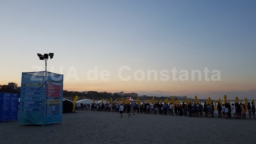 live video festivalul neversea la debut mii de tineri asteapta sa se distreze pe muzica marilor artisti