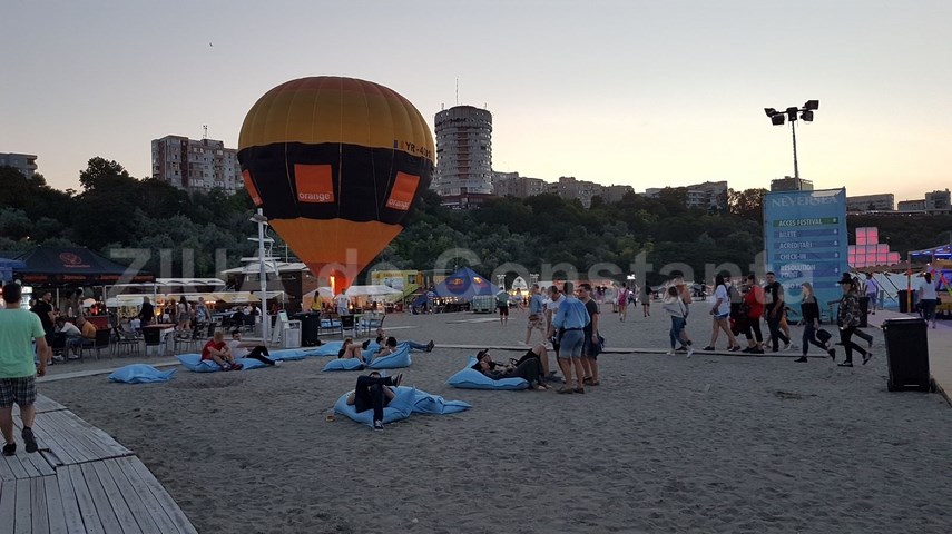live video festivalul neversea la debut mii de tineri asteapta sa se distreze pe muzica marilor artisti