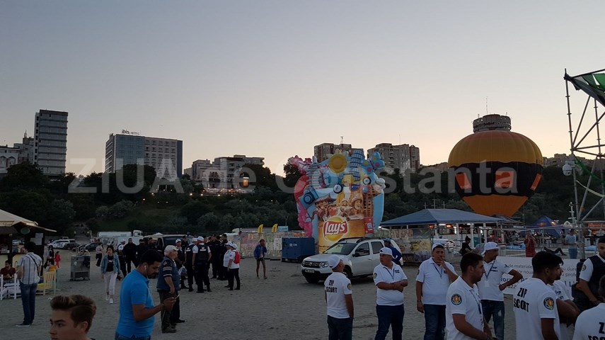 live video festivalul neversea la debut mii de tineri asteapta sa se distreze pe muzica marilor artisti