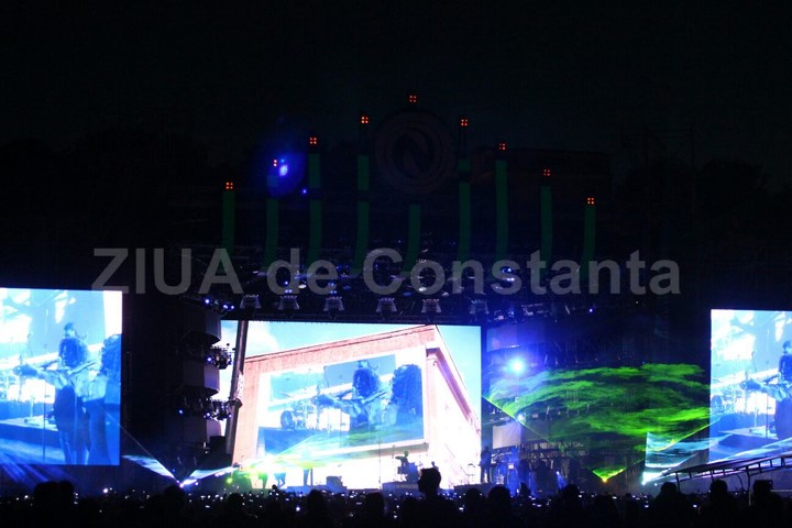 live video festivalul neversea la debut mii de tineri asteapta sa se distreze pe muzica marilor artisti