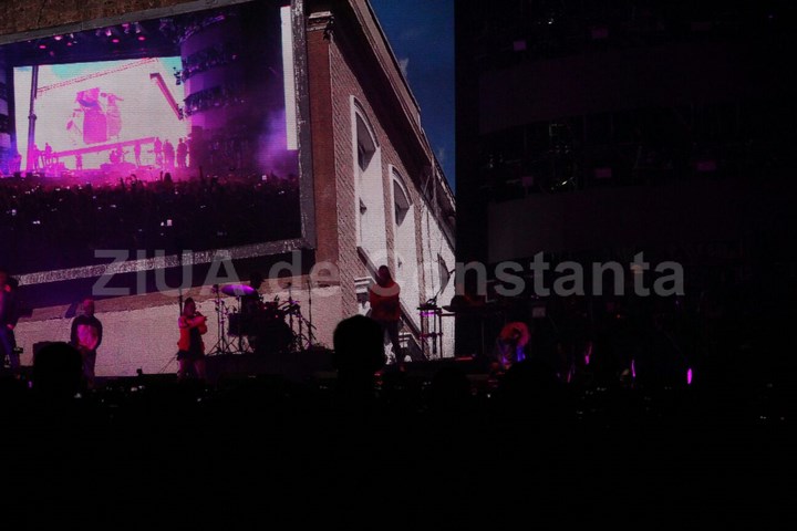 live video festivalul neversea la debut mii de tineri asteapta sa se distreze pe muzica marilor artisti