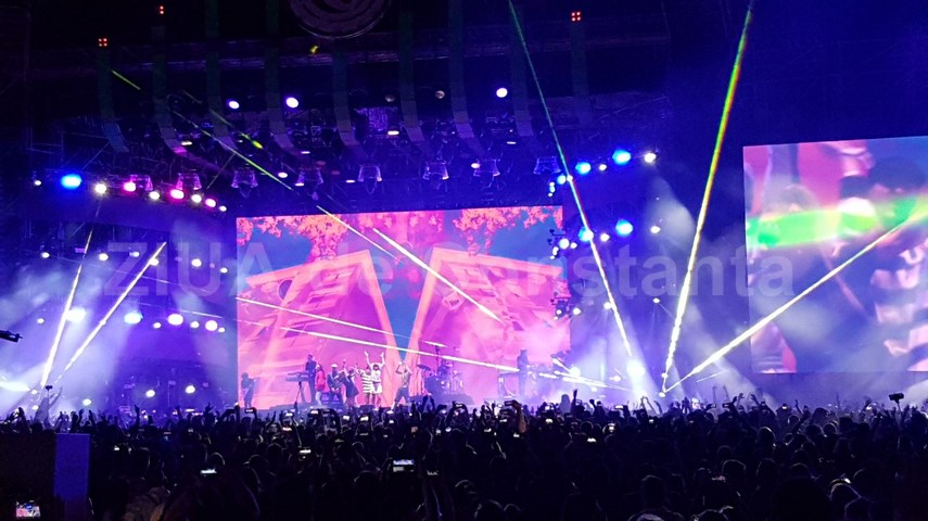 live video festivalul neversea la debut mii de tineri asteapta sa se distreze pe muzica marilor artisti
