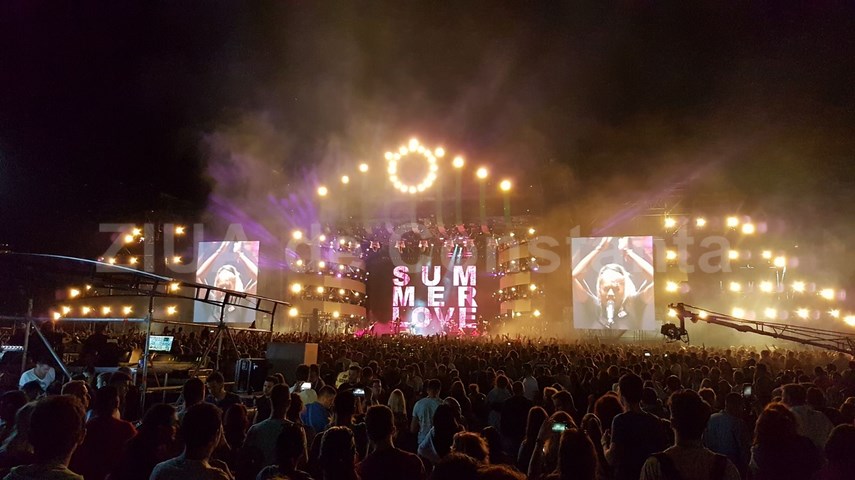 live video festivalul neversea la debut mii de tineri asteapta sa se distreze pe muzica marilor artisti